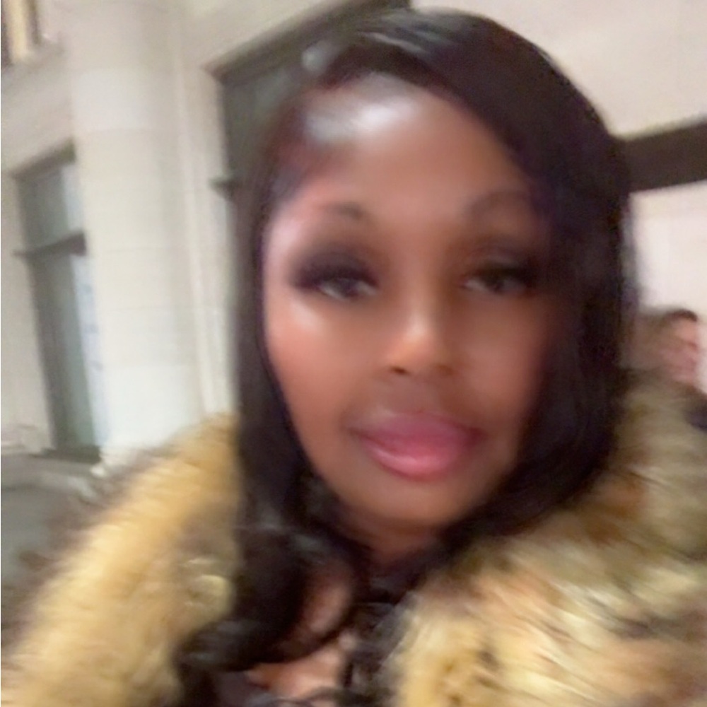 Meet your Posher, Denise